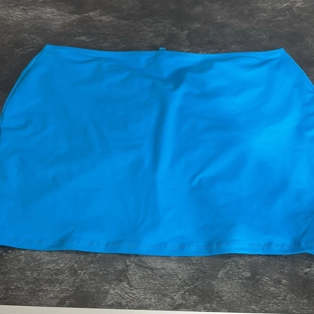 SKIMS (B10) SWIM RUCHED MINI SKIRT TURQUOISE BLUE SIZE MEDIUM NWT